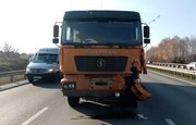 На трассе Уфа-Аэропорт столкнулись грузовик и две легковушки