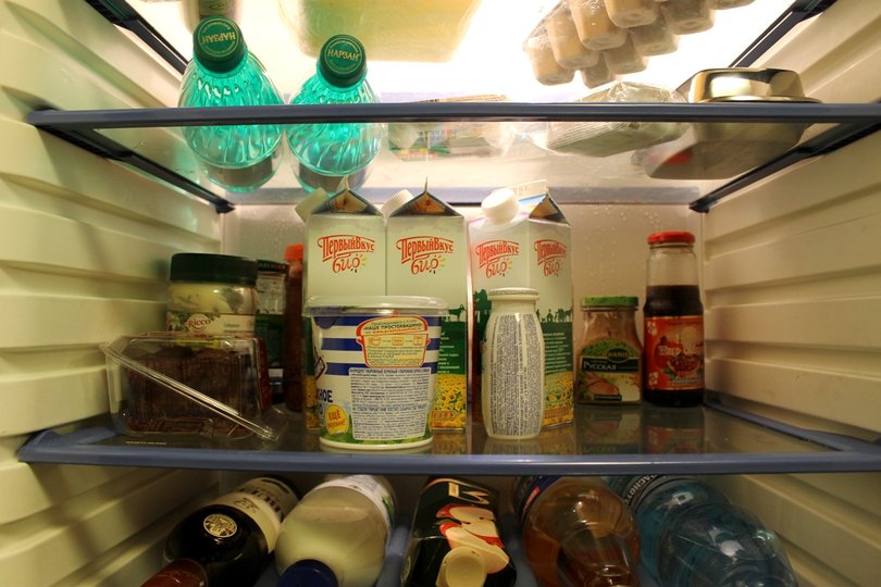 Какой бесполезный продукт из холодильника нужно выбросить, рассказали диетологи