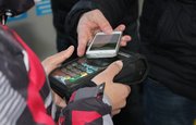 Видео: Как расплатиться за проезд в автобусах «Башавтотранса» с помощью банковской карты или смартфона