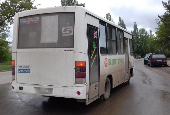 В Башкирии водитель автобуса сбил женщину с ребенком