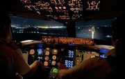 Командир Boeing показал огни Уфы во время посадки самолета
