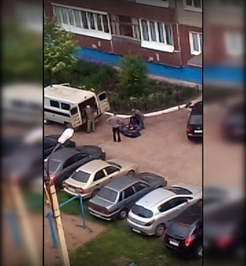 «Собирали по кускам»: В Башкирии с балкона многоэтажного дома упал человек
