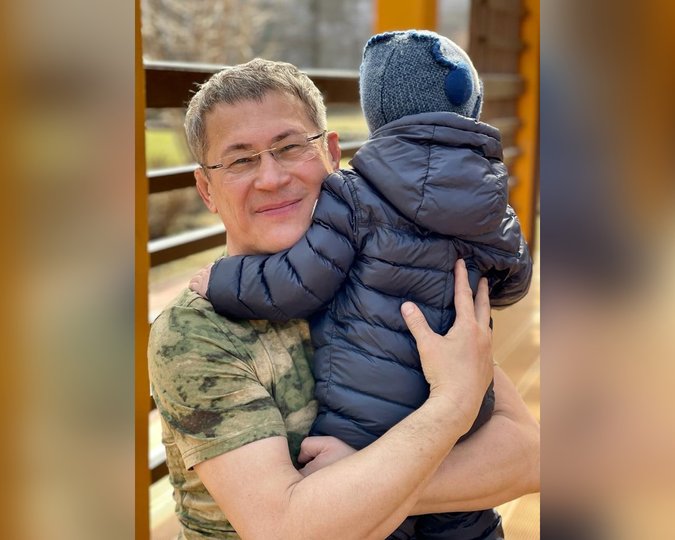 Радий Хабиров опубликовал фото с сыном