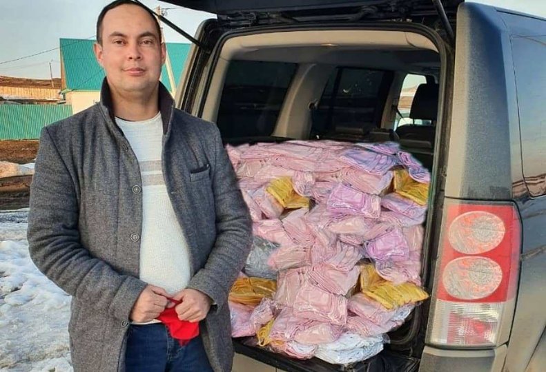 В Башкирии бизнесмен бесплатно раздал местным жителям полторы тысячи защитных масок