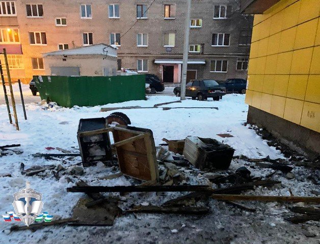 В Башкирии полицейские спасли жильцов из горящего дома