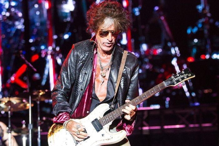 Гитарист Aerosmith был госпитализирован с концерта в Нью-Йорке