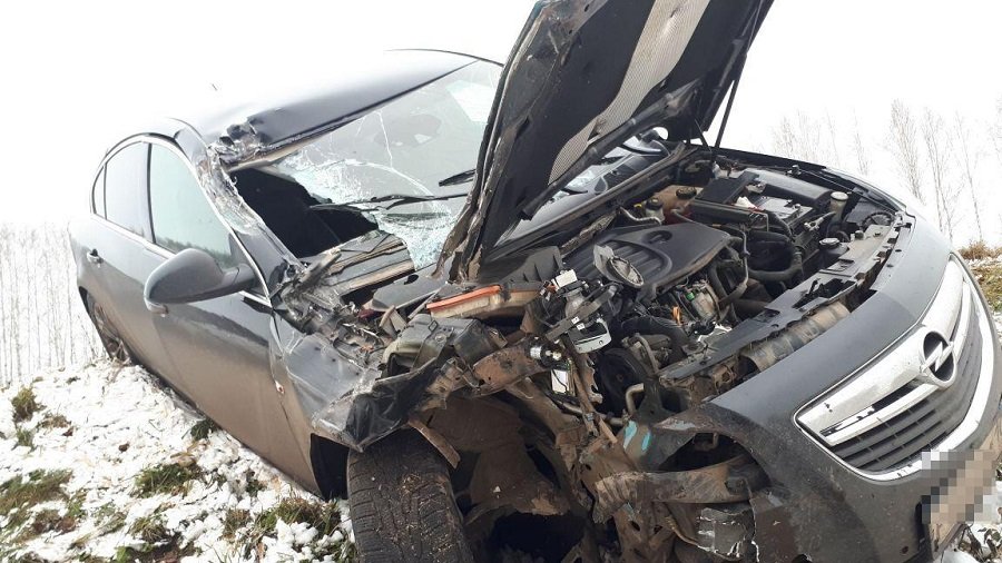 В Башкирии Opel столкнулся с грузовиком, есть пострадавшие