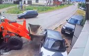 В Башкирии трактор врезался в припаркованный автомобиль и задавил находившегося под машиной парня