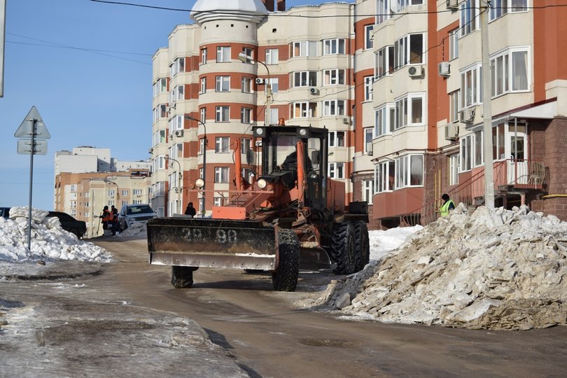 Рустэм Хамитов назвал «позорной» ситуацию с уборкой снега