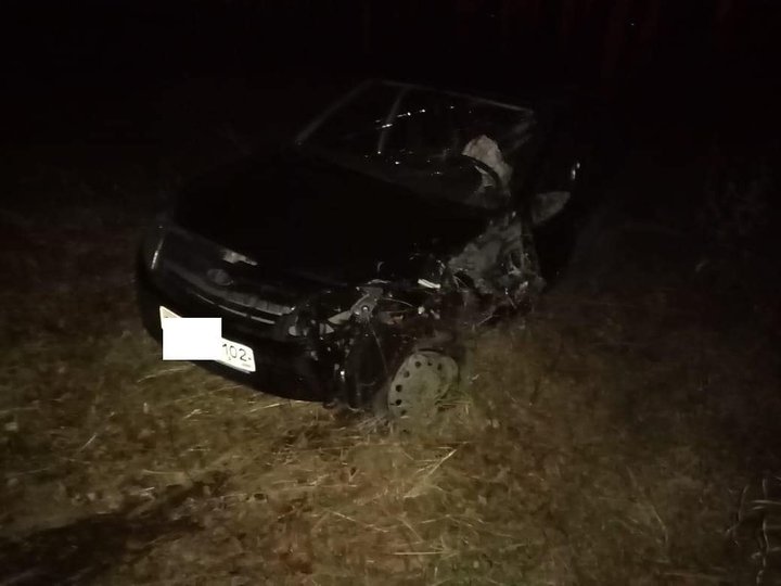 В Уфе столкнулись встречные Renault и Lada – В аварии серьезно пострадал мужчина