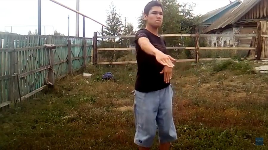 В сети набирают популярность необычные видео с танцами из Башкирии