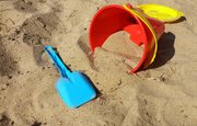 «Детям невозможно играть с ним» – Жительницу Башкирии разозлило качество песка на детских площадках