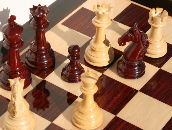 Жители Уфы могут сыграть партию самыми большими шахматами в столице