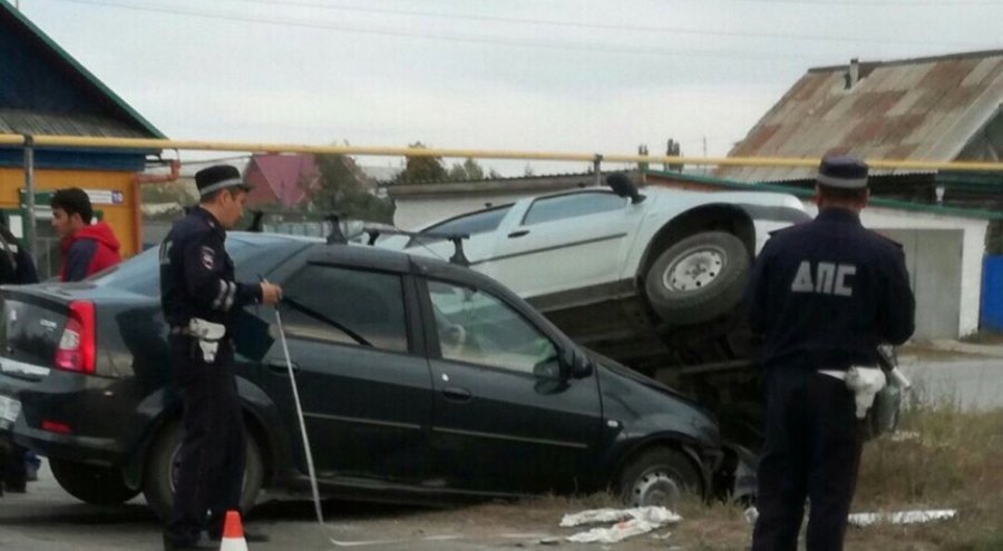 В Башкирии во время серьезной аварии ребенок вылетел из машины – Сейчас он в реанимации