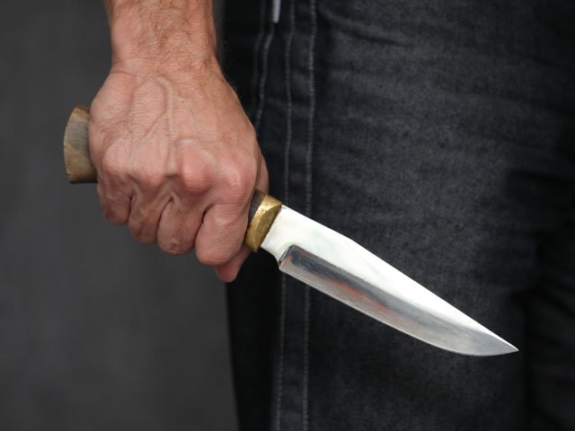 В Уфе грабитель напал с ножом на беременную женщину 