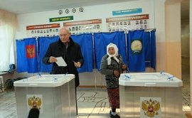 Рустэм Хамитов принял участие в досрочных выборах