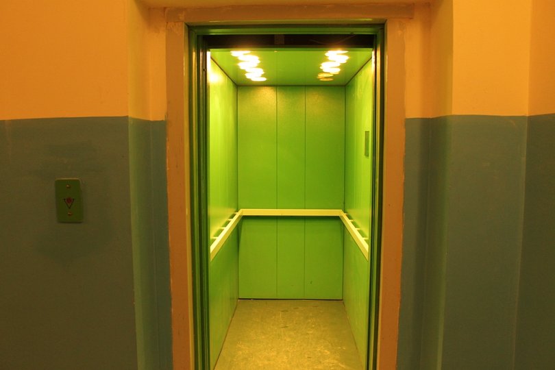Жители Уфы просят избавить их от лифтов ужасов