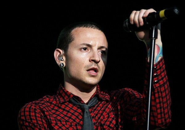 Солист Linkin Park Честер Беннингтон покончил с собой