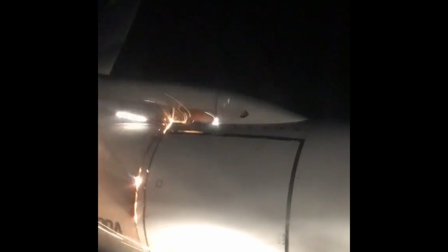 Появилось видео самолёта, совершившего аварийную посадку в Уфе из-за загоревшегося двигателя