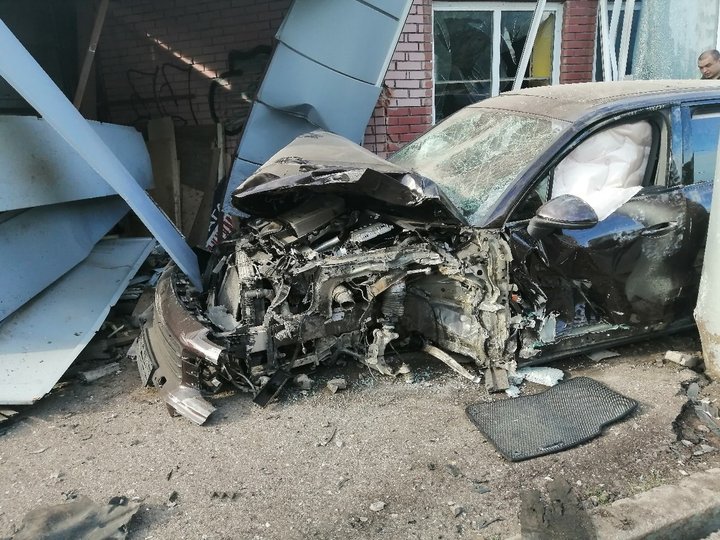 Водитель был пьян: В ГИБДД Башкирии рассказали подробности ДТП с Porsche Cayenne в Уфе