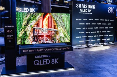 Искусственный интеллект на «голубом»: телевизор Самсунг QLED 8К появился в Российской Федерации