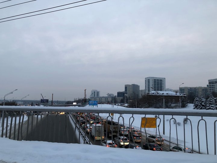 В Уфе на участке проспекта Салавата Юлаева вводится временное закрытие движения транспорта на въезд и выезд из города