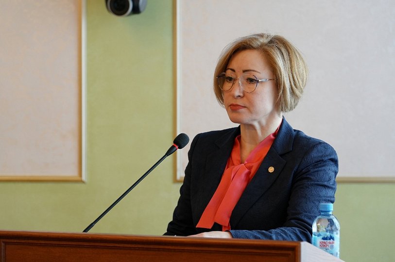 Ленара Иванова призвала не спешить с заявлениями на детские выплаты 