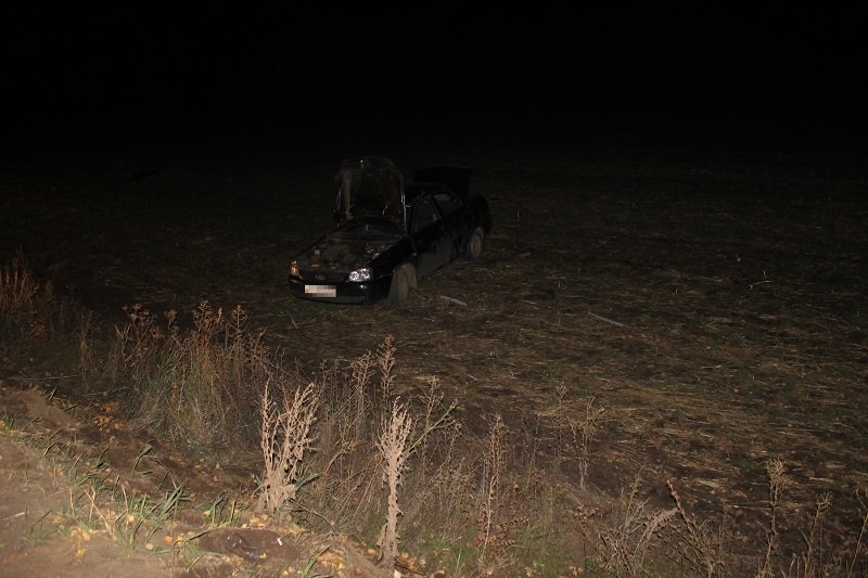 В Башкирии пьяный водитель опрокинул автомобиль в кювет, двое его пассажиров погибли