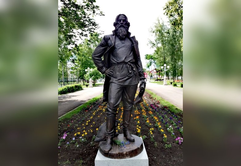 В Башкирии установили памятник основателю Стерлитамака