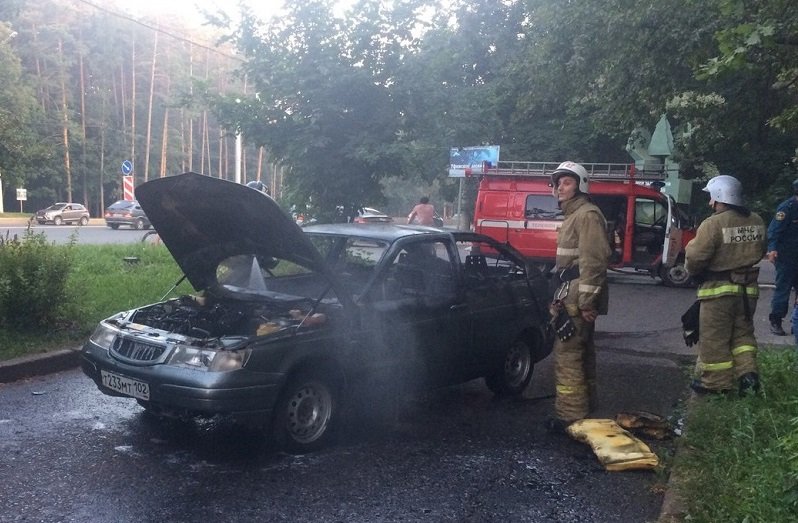 В Уфе сегодня сгорел автомобиль