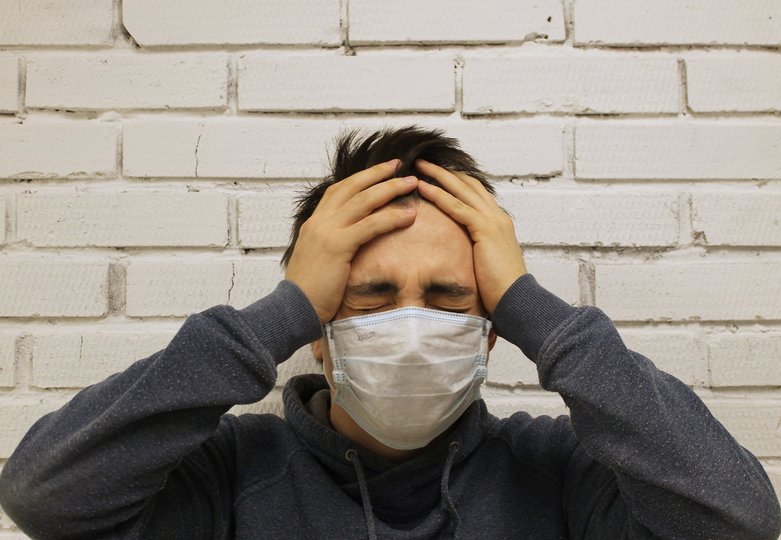 О риске заразиться одновременно гриппом и коронавирусом предостерегли россиян