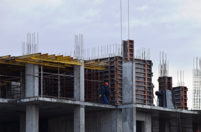 Инспекция труда Башкирии расследовала причины смерти плотника на строительной площадке в Уфе
