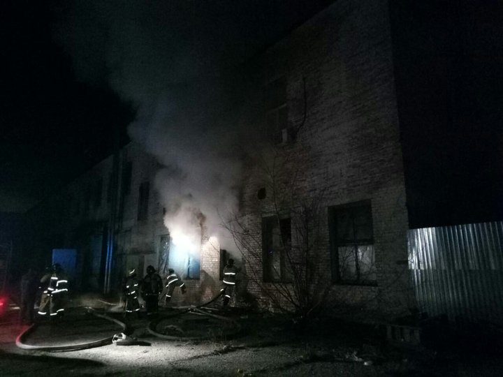 В Башкирии произошёл пожар в цеху бывшего завода
