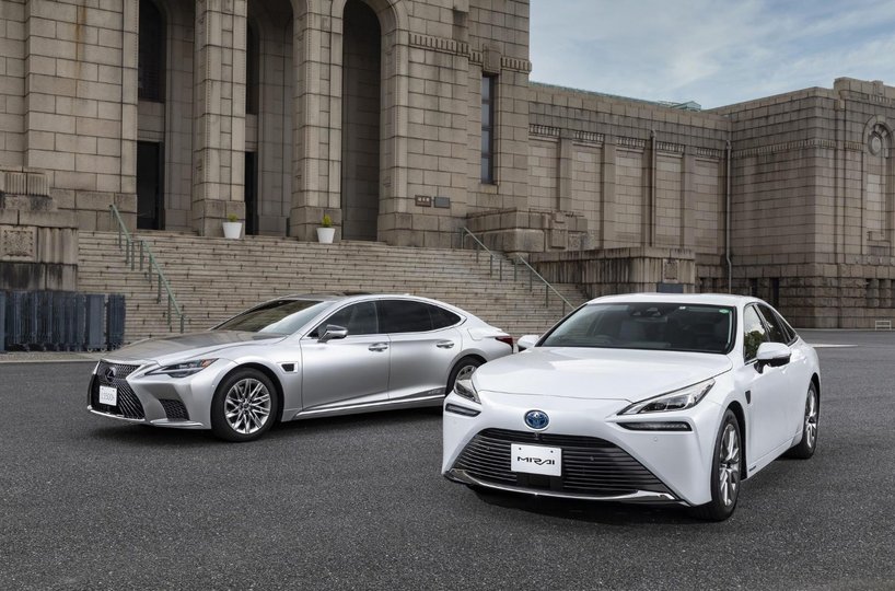 Автомобили Toyota Mirai и Lexus LS получили продвинутую версию «автопилота»