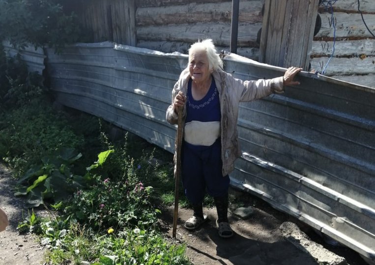 «Плакать перестала»: Как сейчас живет бабушка из Башкирии, которая от голода ела одуванчики