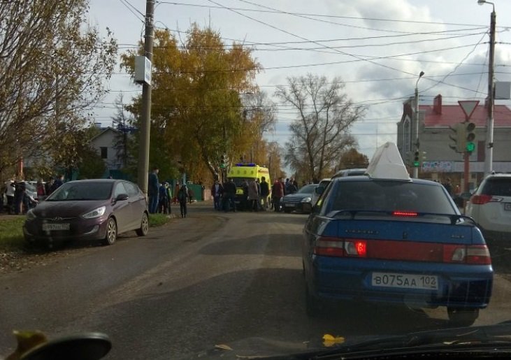 В Башкирии маршрутка на перекрёстке сбила ребёнка
