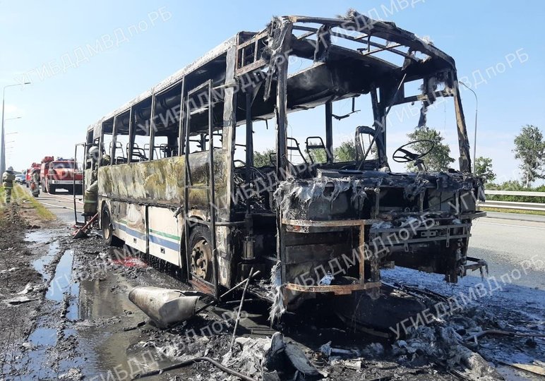В Башкирии на ходу загорелся автобус с 22 пассажирами