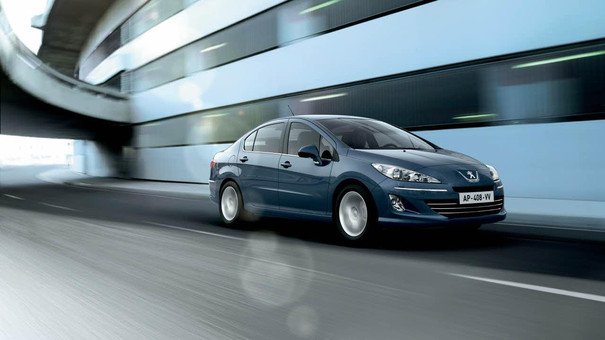 Компания Peugeot представила обновленный седан 408 для рынка России