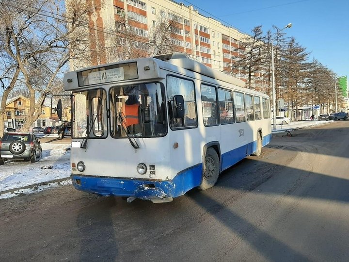 В Уфе произошла авария с троллейбусом – Есть пострадавший