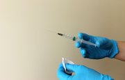Повышать риск повторного заражения COVID-19 в пять раз может отказ от вакцинации после перенесенного заболевания