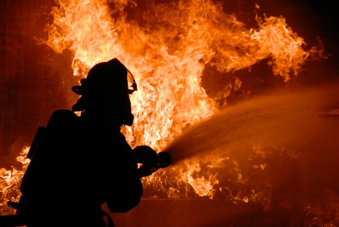Позавчера в Башкирии пожарные потушили огонь в общежитии – Сегодня оно опять вспыхнуло