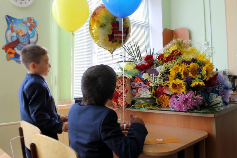 Российских школьников решили не лишать линейки 1 сентября в этом году