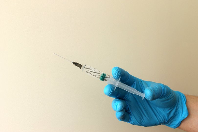 Об увеличении в четыре раза темпов вакцинации от COVID-19 заявил Мурашко