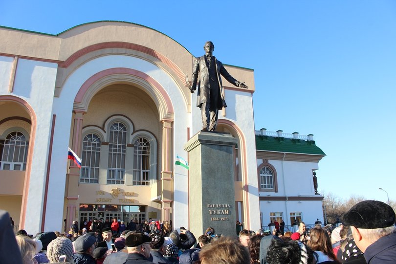 В Уфе открыли памятник татарскому поэту Габдулле Тукаю