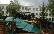 В Башкирии ветром сорвало крышу общежития