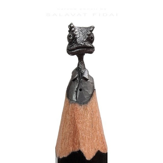 Житель Уфы создает скульптуры из карандашей