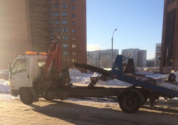 Мэрия Уфы просит переставить автомобили, припаркованные на Первомайской