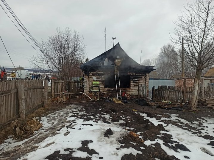 В Башкирии в пожаре заживо сгорел ребёнок