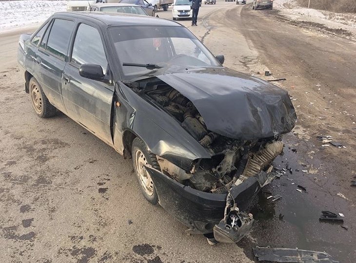 В Башкирии водитель не уступил дорогу и протаранил машину