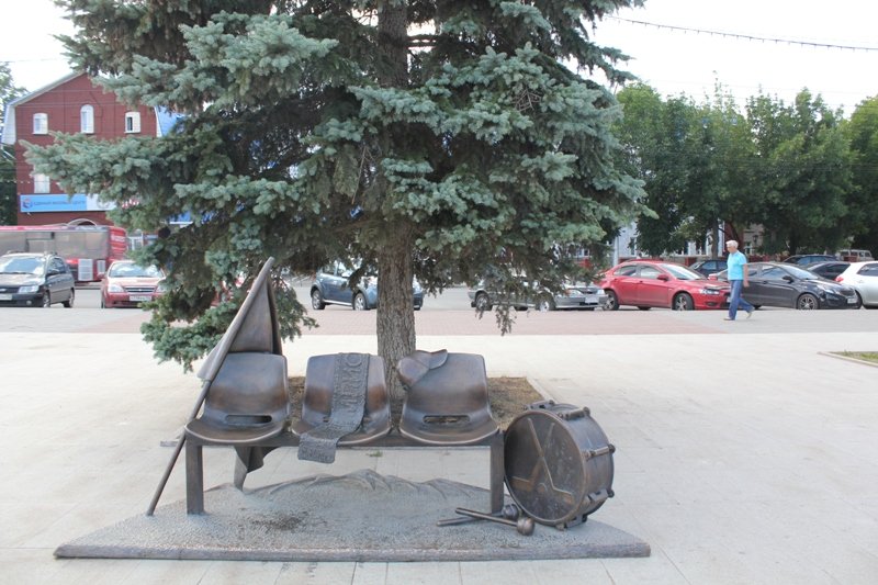Скульптура из Уфы участвует в конкурсе на звание самого необычного памятника России